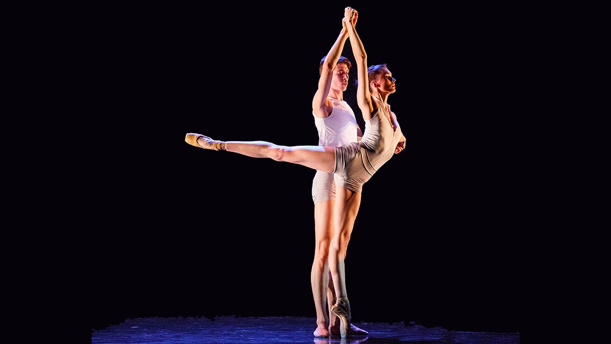 Ballerina diet lessons, a dancer couple on stage
