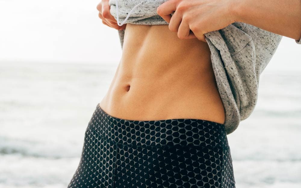 Fitness expert shows how moms can flatten the stomach post